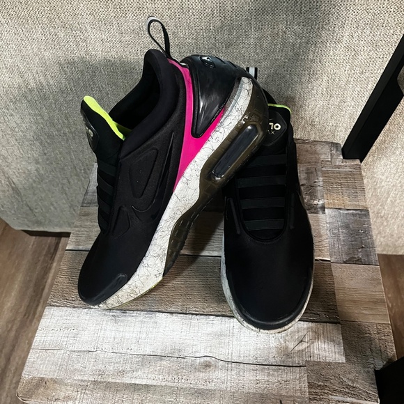 nike mens adapt auto max in black